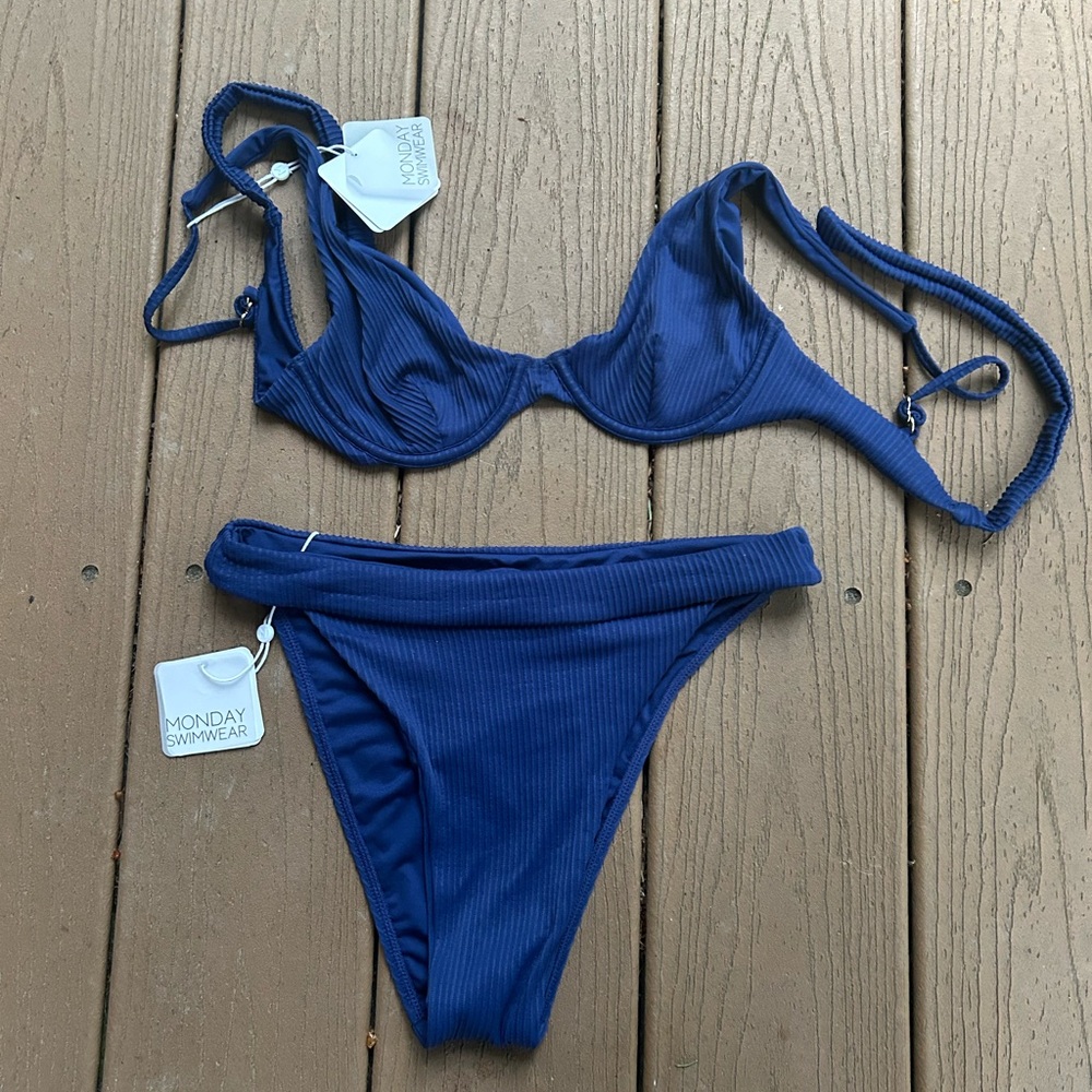 Monday Swimwear Navy Rib set Size Small, still has tags brand new